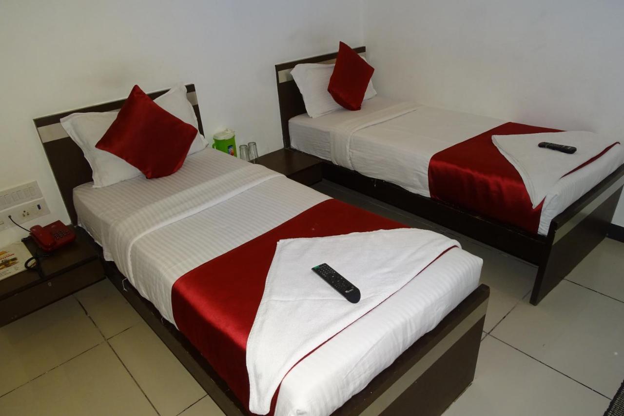 Hotel Sunshine Airport Βομβάη Εξωτερικό φωτογραφία
